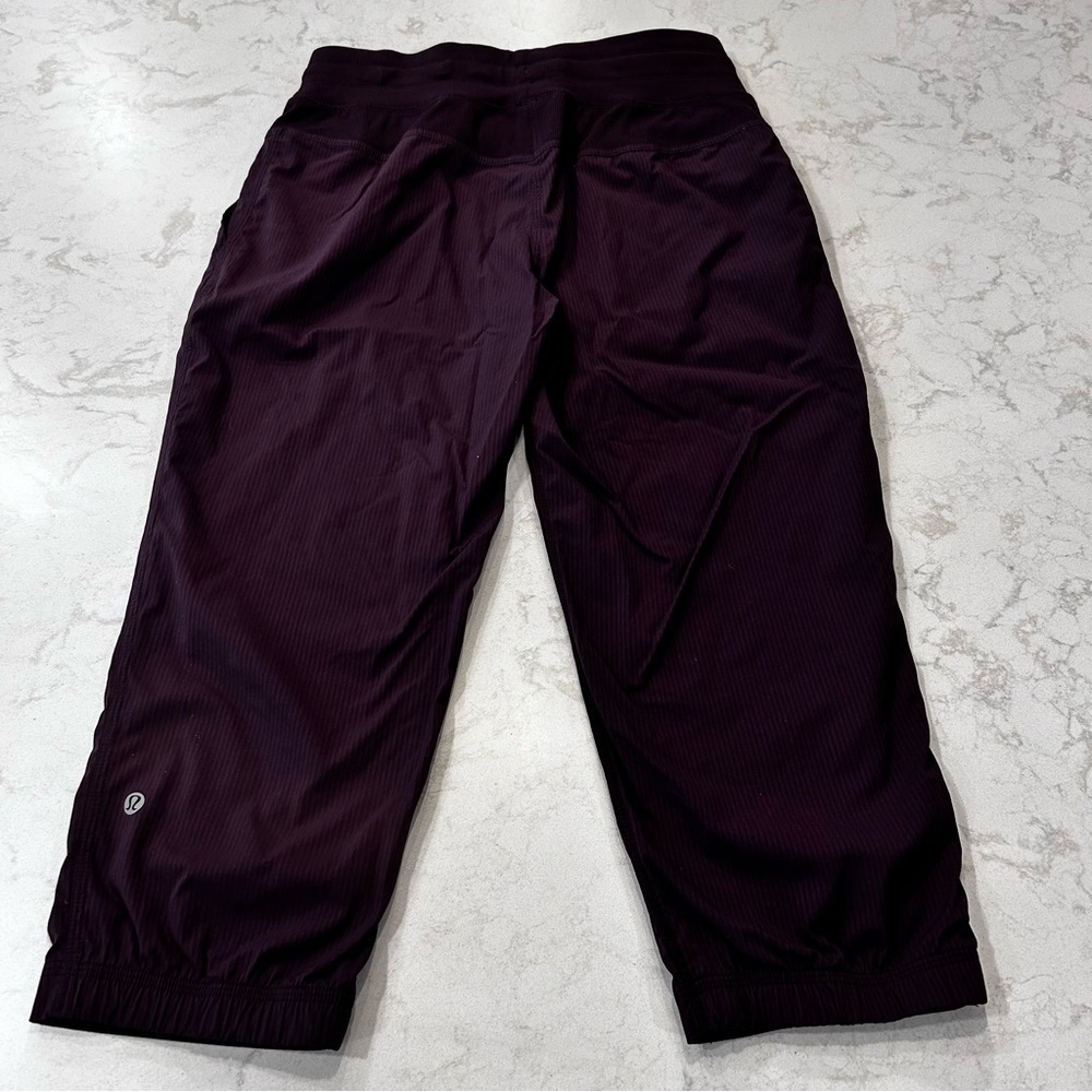 Lululemon Woman's Purple Crop Studio Pant Medium Rise size 6 - Picture 8 of 16
